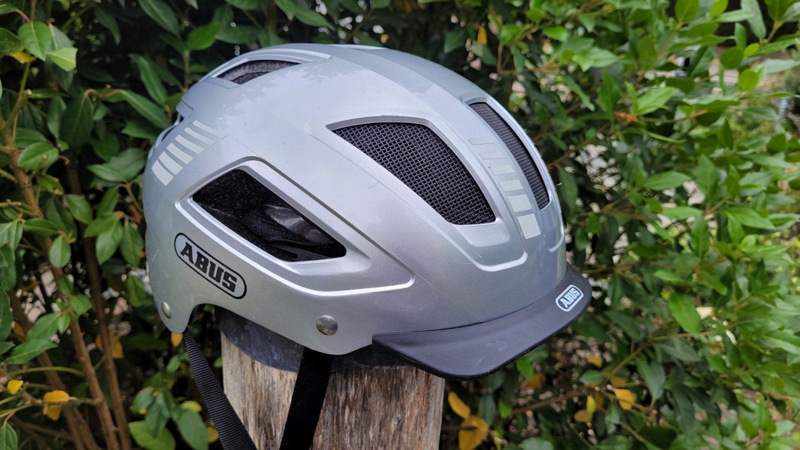 ABUS Hyban 2.0 Fietshelm - Zilver - Maat M, Fietsen en Brommers, Fietsaccessoires | Fietshelmen, M, Ophalen of Verzenden, Zo goed als nieuw