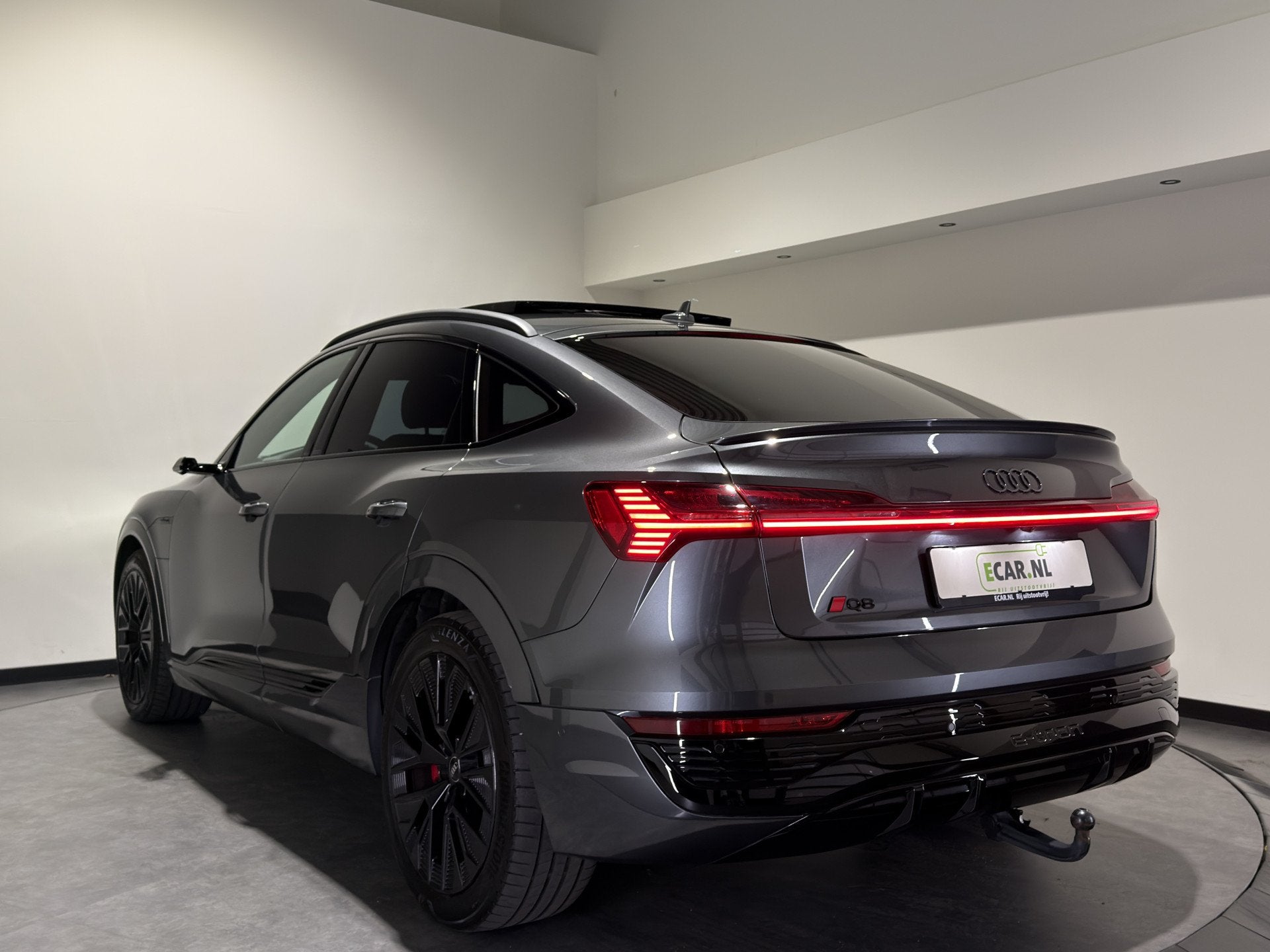 Audi Q8 Sportback e-tron 55 quattro S Edition 115 kWh | SOH, Auto's, Automaat, Gebruikt, Met garantie (alle), 325 min