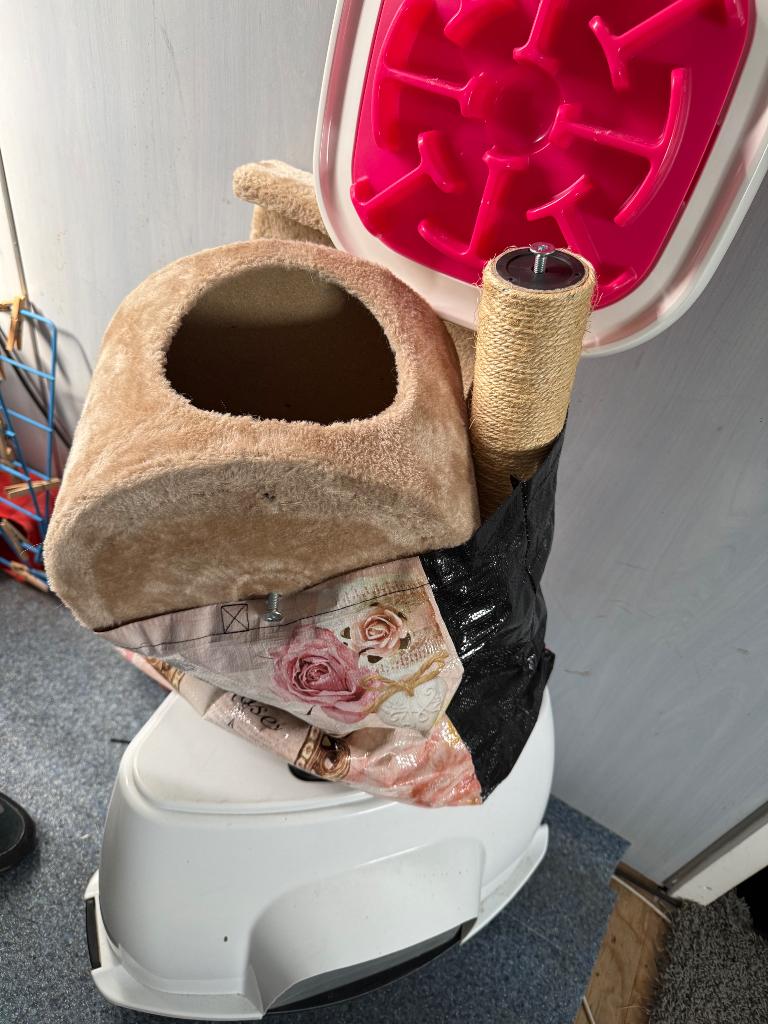 Katten , honden benodigdheden, Ophalen, Gebruikt