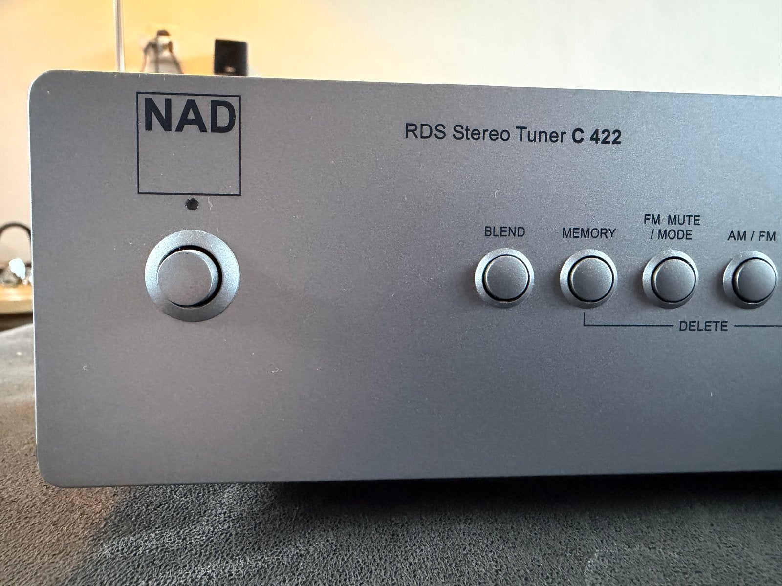 NAD C 422 RDS Stereo Tuner - High-end Radio Ontvanger, Ophalen of Verzenden, Zo goed als nieuw, Analoog