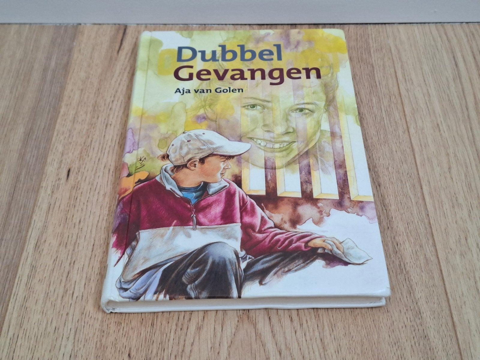 Dubbel Gevangen - Aja van Golen (Jeugdboek), Ophalen of Verzenden