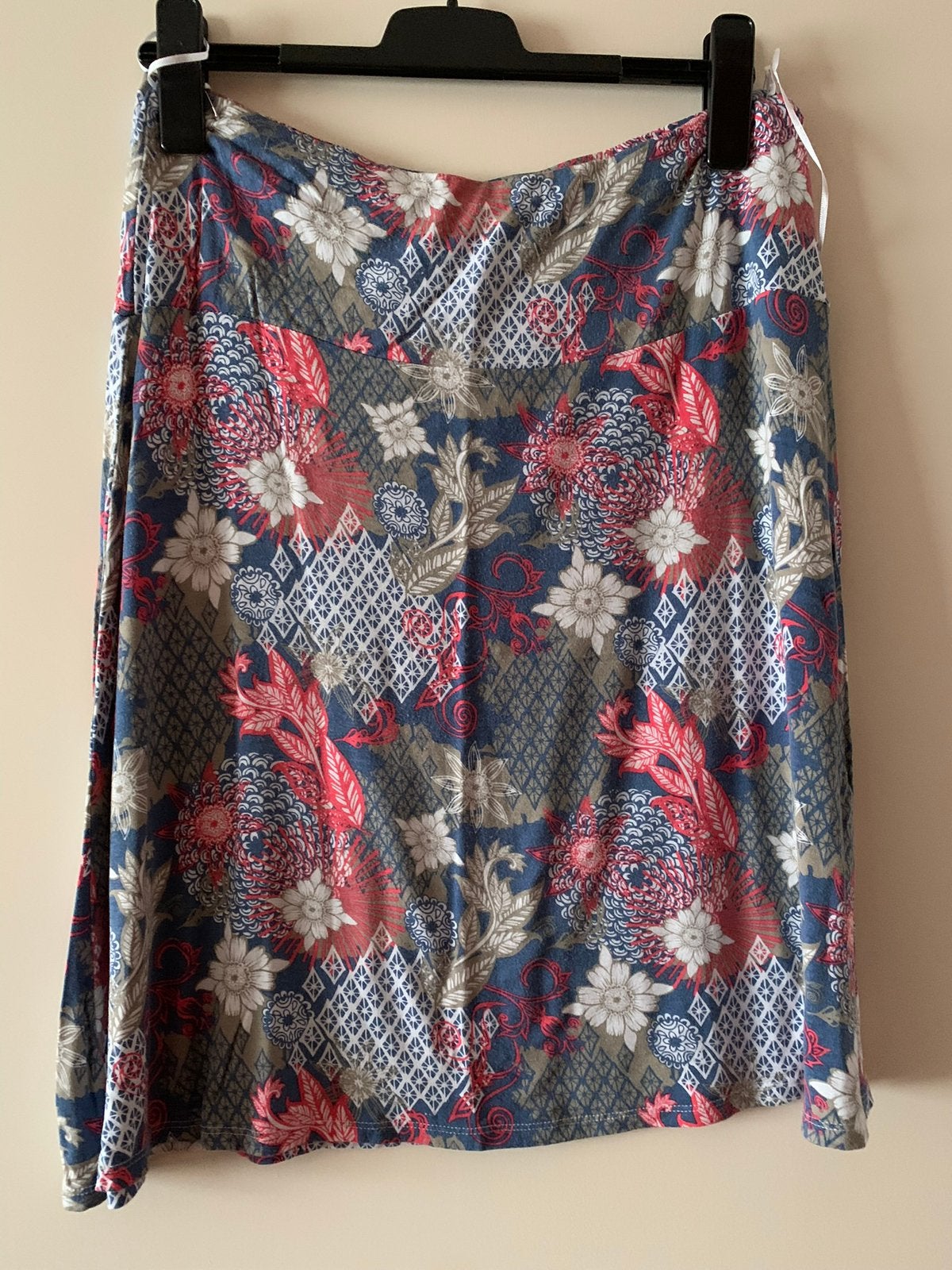 Bloemenrok - Maat XXL, Kleding | Dames, Rokken, Ophalen of Verzenden, Zo goed als nieuw, Maat 46/48 (XL) of groter