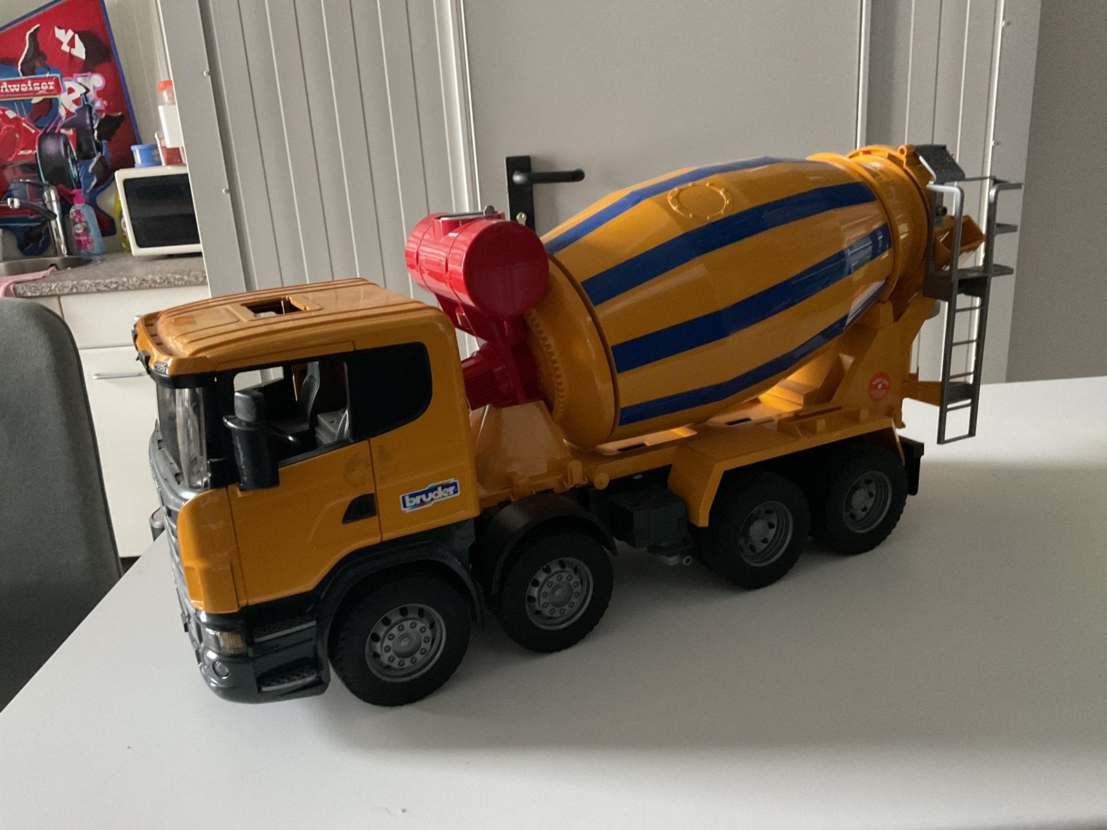 Bruder 4x4 cement wagen zeer mooin, Ophalen, Zo goed als nieuw