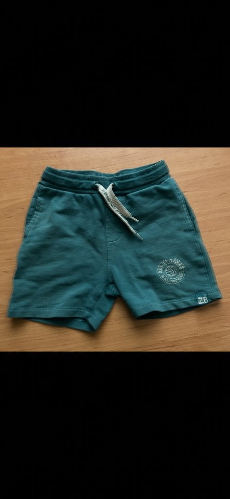 Z8 kort broekje groen maat 86, Kinderen en Baby's, Babykleding | Maat 86, Broekje, Z8, Ophalen of Verzenden, Zo goed als nieuw