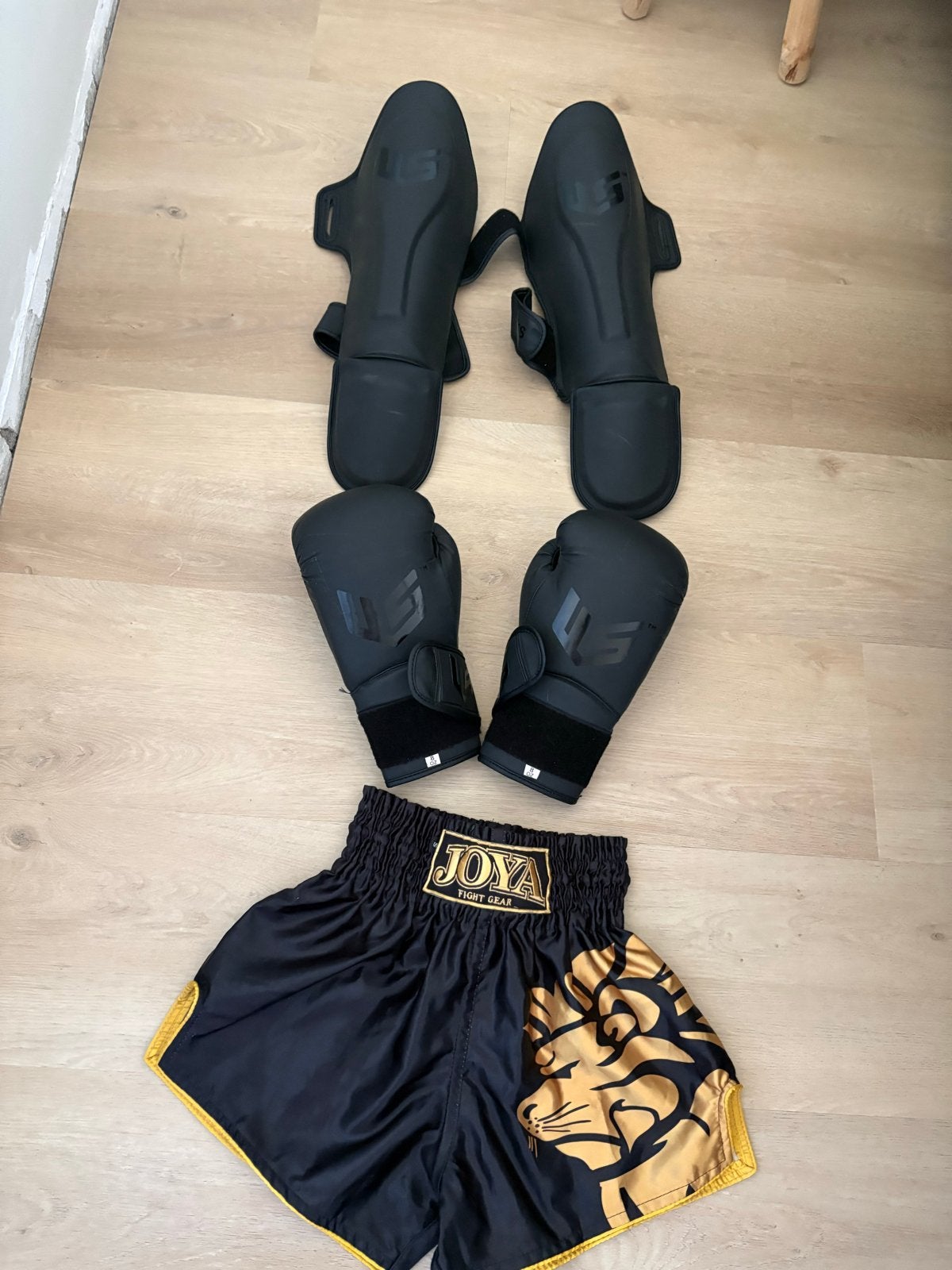 Bokshandschoenen, scheenbeschermers en broekje XS/S, Ophalen, Overige, Maat XS of kleiner, Vechtsportbescherming