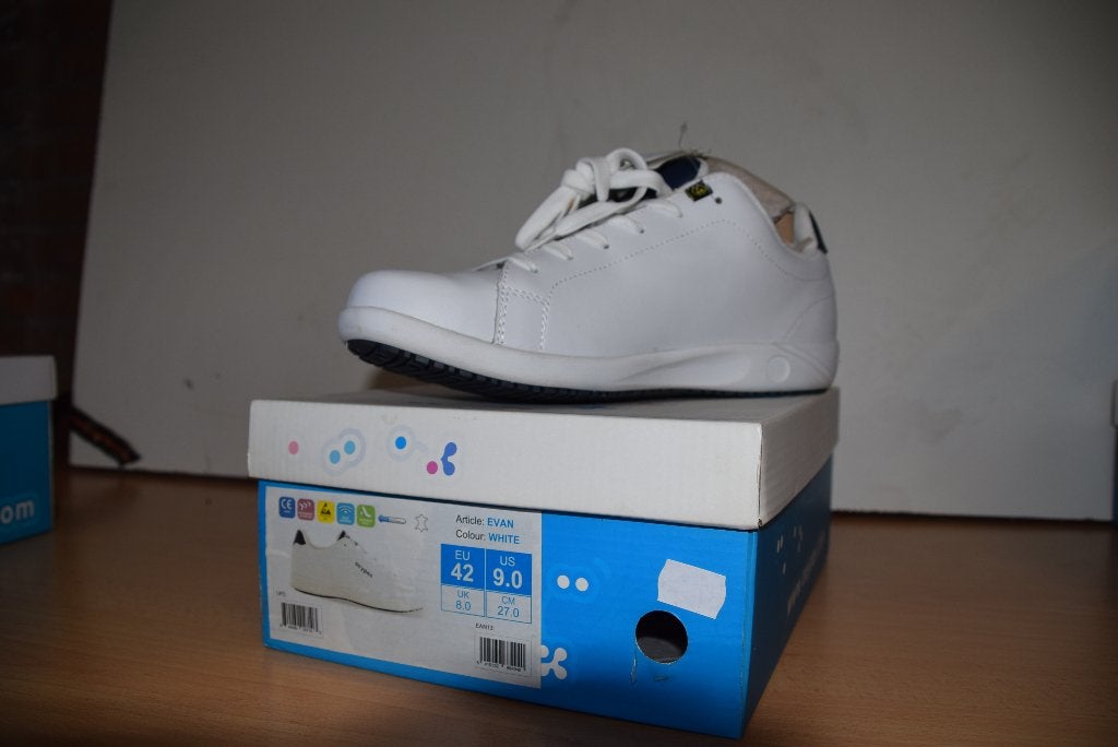 schoenen, Wit, Nieuw, Ophalen of Verzenden, Werkschoenen