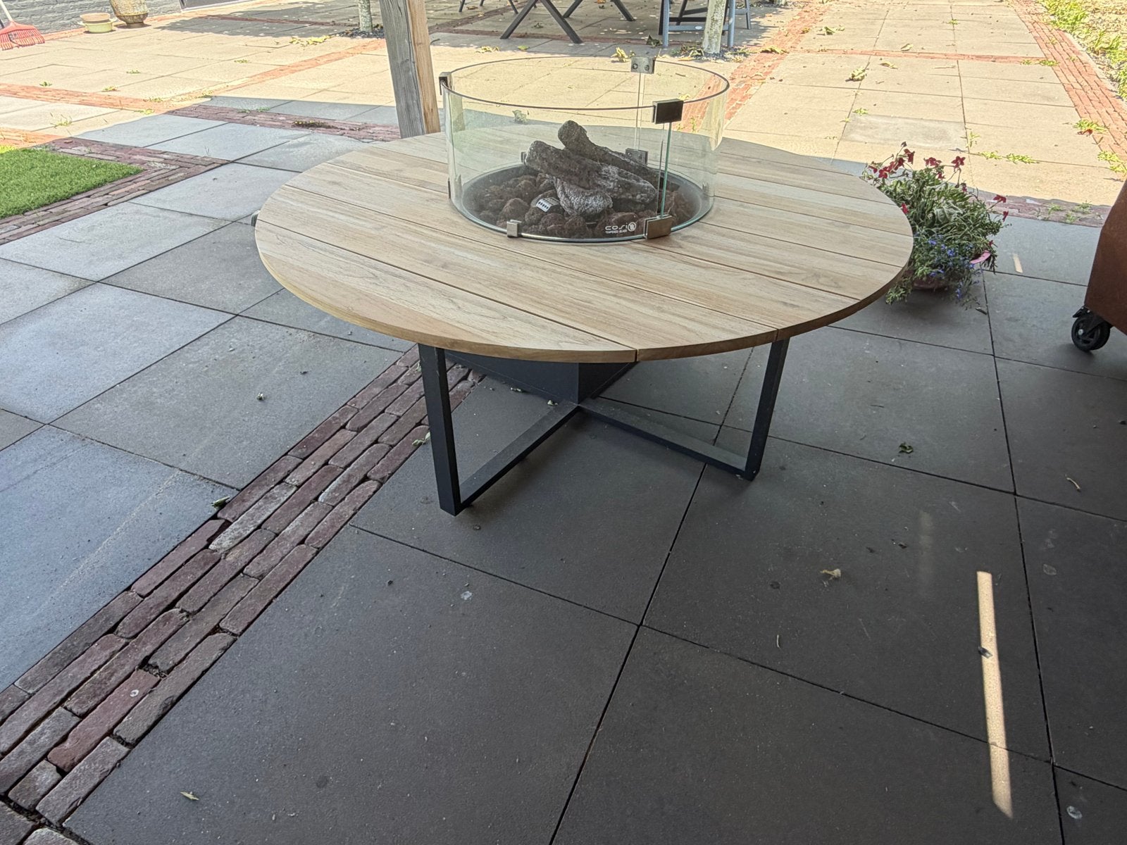 Vuurtafel met teakhouten blad en glazen ombouw, Ophalen, Zo goed als nieuw