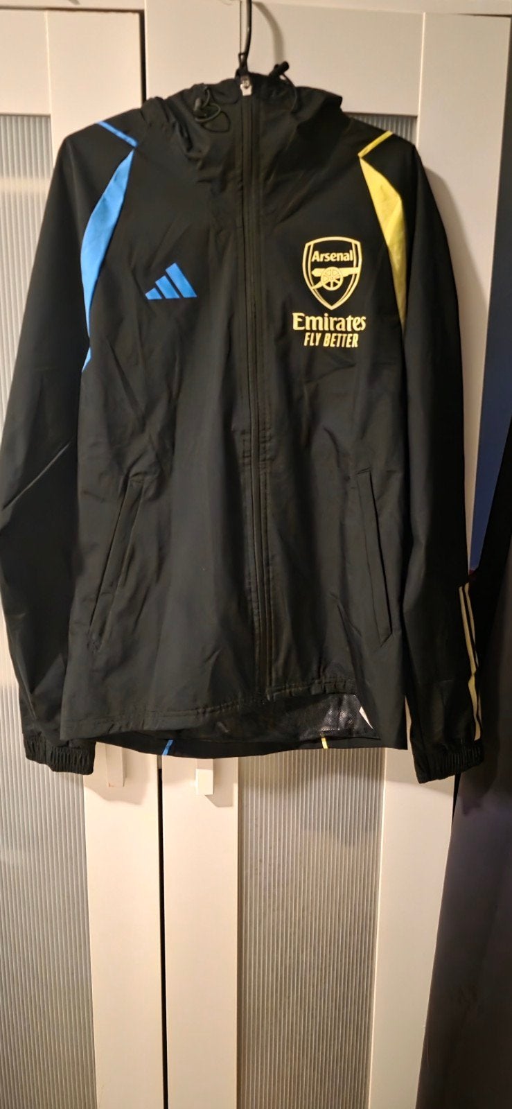 Adidas Arsenal Regenjas - Nieuw met capuchon (Maat S), Kleding | Heren, Sportkleding, Zwart, Nieuw, Ophalen of Verzenden, Adidas