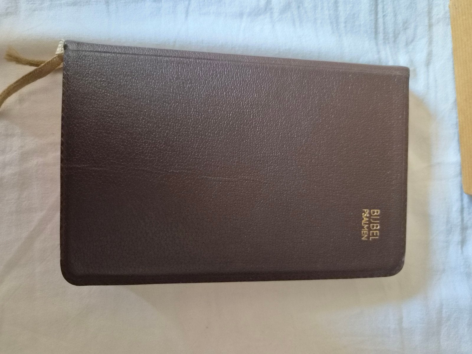 Oude Bijbel met Psalmen en schoolcertificaat uit 1944, Antiek en Kunst, Ophalen of Verzenden, Onbekend