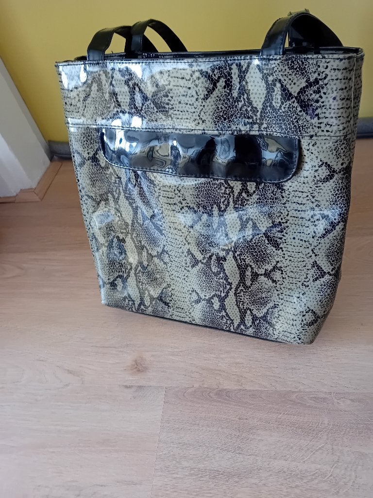 Tas handtas nieuw mooie tas met voorvak, Sieraden, Tassen en Uiterlijk, Tassen | Damestassen, Ophalen of Verzenden, Nieuw, Handtas