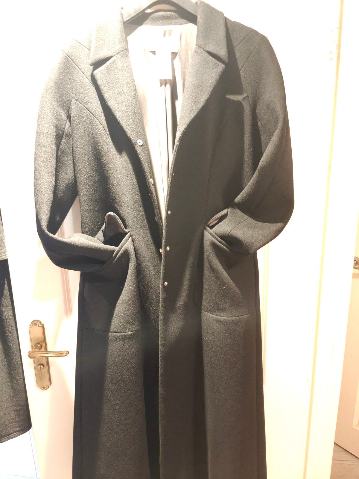 Thierry Mugler Lange Zwarte Jas - Elegant en Tijdloos, Thierry Mugler, Zwart, Maat 42/44 (L), Ophalen of Verzenden