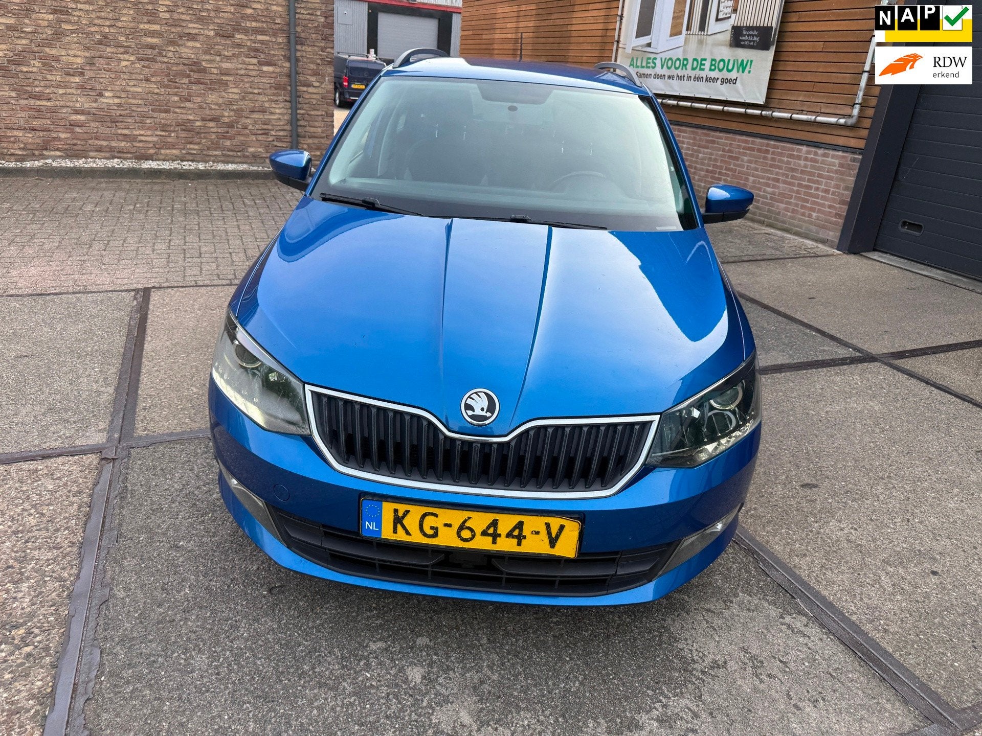 Skoda Fabia Combi 1.2 TSI Ambition Businessline, Voorwielaandrijving, Euro 6, 4 cilinders, Blauw