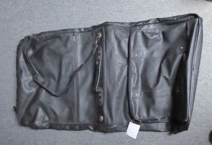 Nieuwe zwarte leder kledinghoes als handbagage te gebruiken, Ophalen, 40 tot 60 cm, 20 tot 30 cm, Zwart