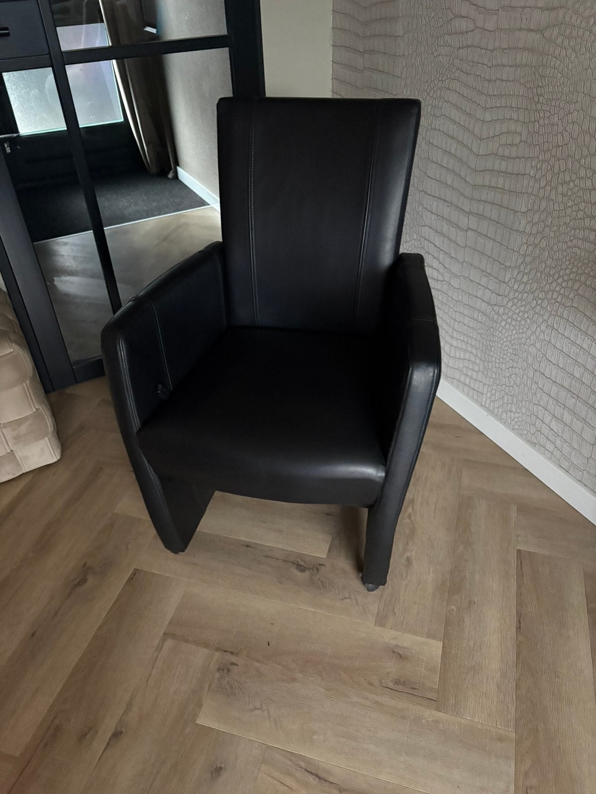 6 hele mooie en zeer nette echt leren eetkamerstoelen H&H, Ophalen, Zwart verstelbare rugleuning wieltjes H&H Henders en Hazel
