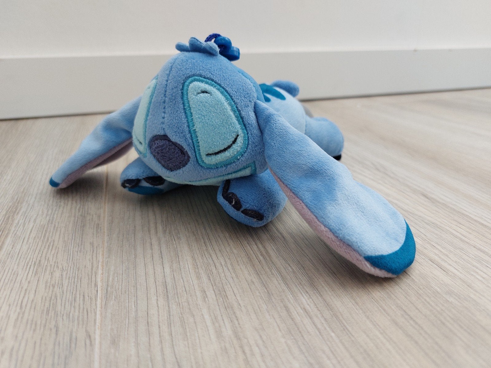 Knuffel sleutelhanger Disney stitch slapen monster L1639, Ophalen of Verzenden, Zo goed als nieuw