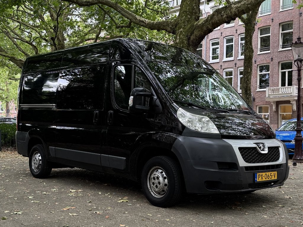 STOERE Peugeot Boxer L2H2 OFF-GRID/STEALTH BUSCAMPER, Caravans en Kamperen, Campers, Overige merken, Buscamper of Camperbus, Kluisje