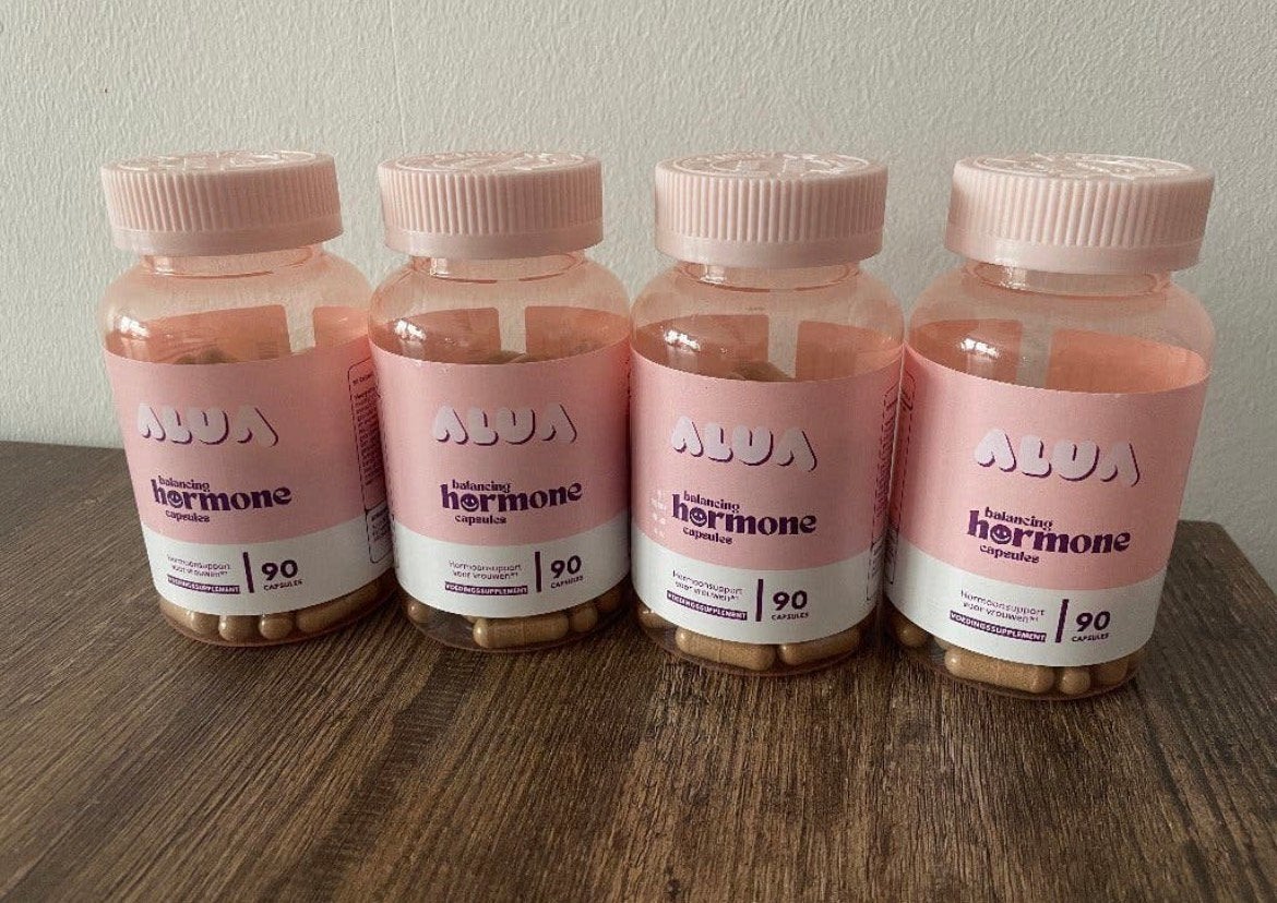 Alua Balancing Hormone capsules 4 potjes (1 halfvol), Ophalen of Verzenden, Zo goed als nieuw, Overige typen