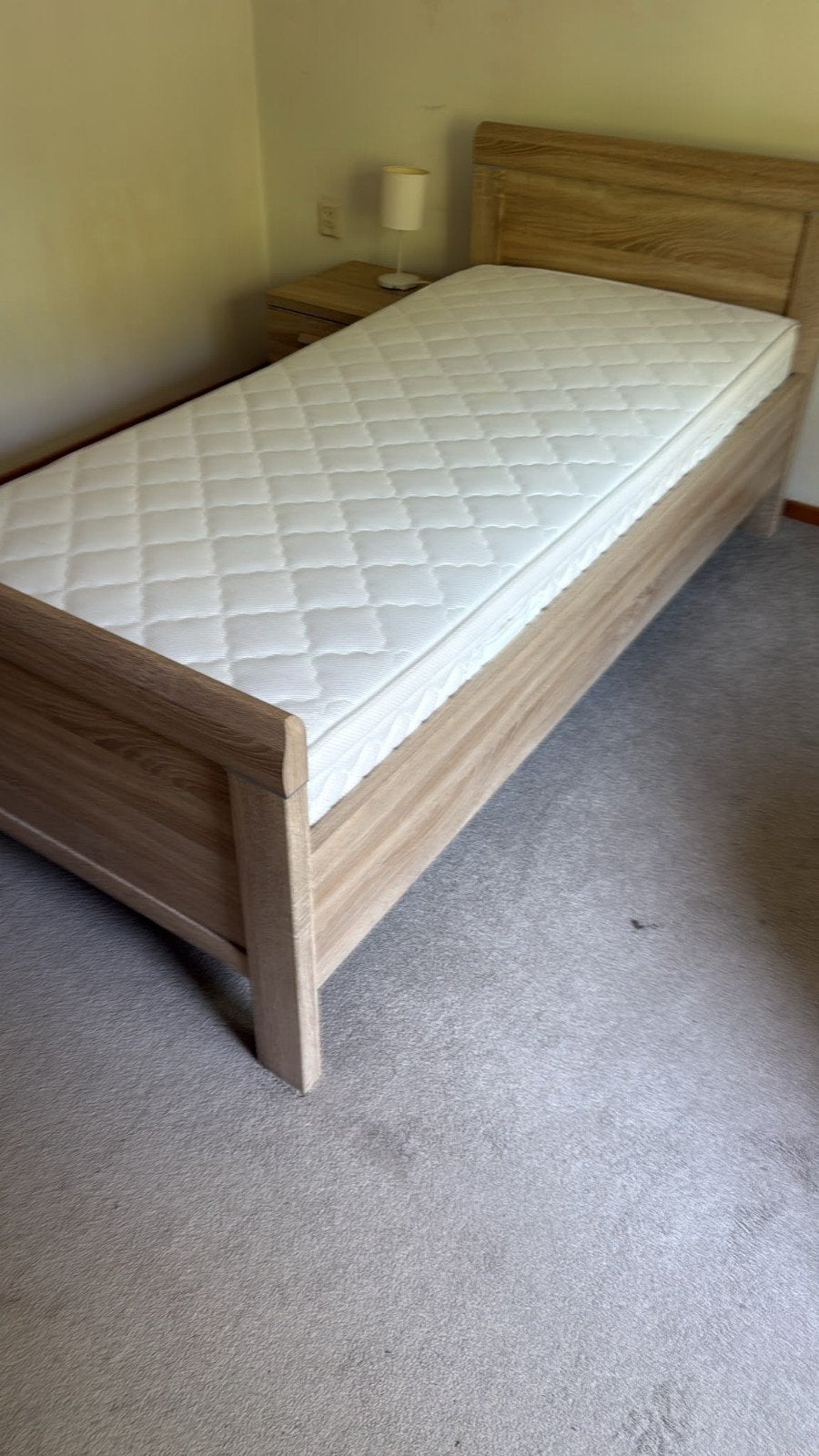 Eenpersoonsbed 90x200 met nachtkastje, Huis en Inrichting, Slaapkamer | Bedden, Zo goed als nieuw, Eenpersoons, 90 cm, 200 cm