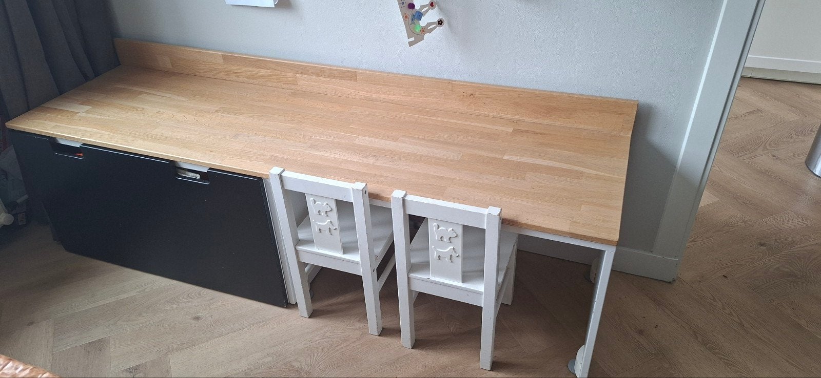 Leuke speelhoek met opbergruimte en twee stoeltjes, Ophalen, Gebruikt, Tafel(s) en Stoel(en)