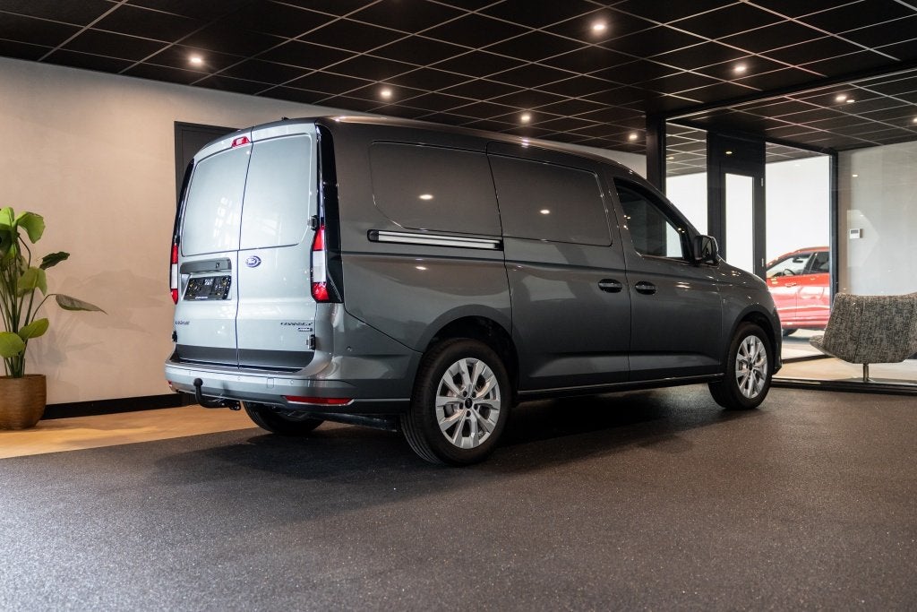 Ford Transit Connect 1.5 EB PHEV L2 Lim. (bj 2025), Auto's, Dealer onderhouden, 1498 cc, 4 cilinders, 116 pk