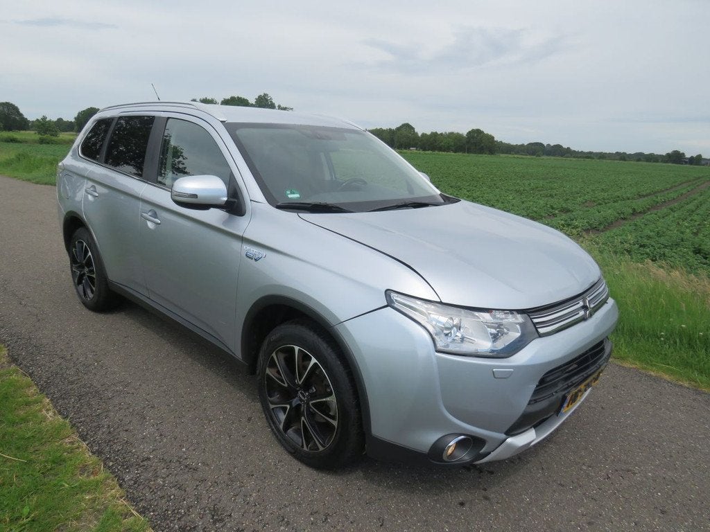 Mitsubishi Outlander 2.0 121PK PHEV 4X4 PLUG IN HYBRIDE EXEC, Automaat, 1998 cc, Hybride Elektrisch/Benzine, SUV of Terreinwagen