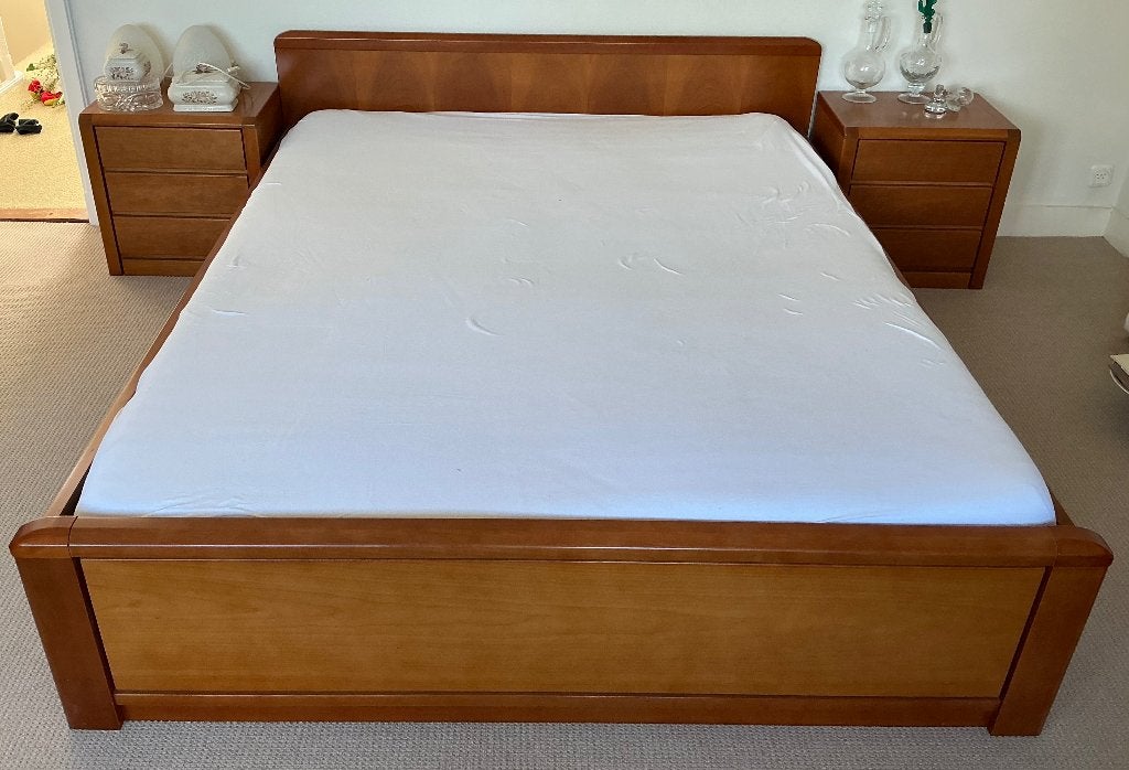 Hulsta 2-persoons bed.160 x 200 cm lattenbodem, nachtkastjes, Huis en Inrichting, Slaapkamer | Bedden, Ophalen, Gebruikt, Tweepersoons