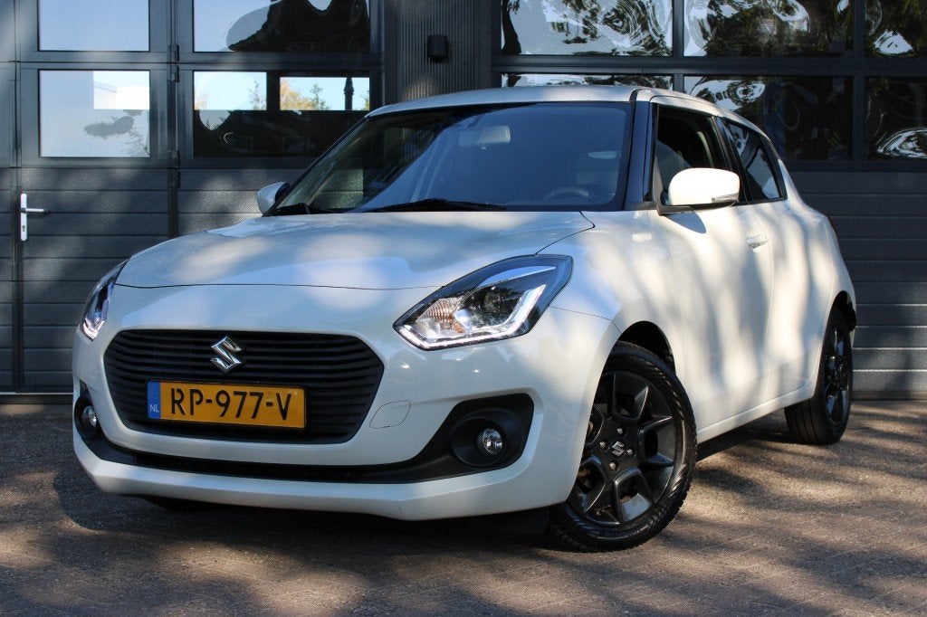Suzuki SWIFT 1.2 STIJL SMART HYBR **NL-Auto**    Camera / Ap, Auto's, Suzuki, Voorwielaandrijving, Gebruikt, 4 cilinders, 400 kg