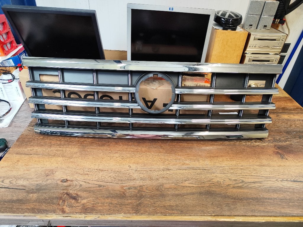VW Touareg 760 Grill 2018, Ophalen