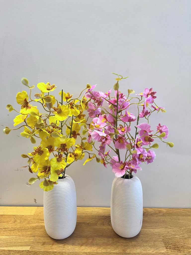 Twee vazen met kunstbloemen (orchideeën), Huis en Inrichting, Woonaccessoires | Vazen, Overige materialen, Overige kleuren, 50 tot 75 cm