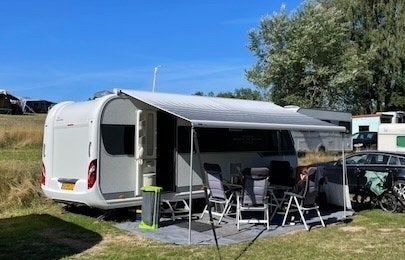 Hobby 540 KMFe, stapelbed, mover, luifel, 1e eignr, Caravans en Kamperen, Caravans, Schokbreker, Hobby, 7 tot 8 meter, Treinzit