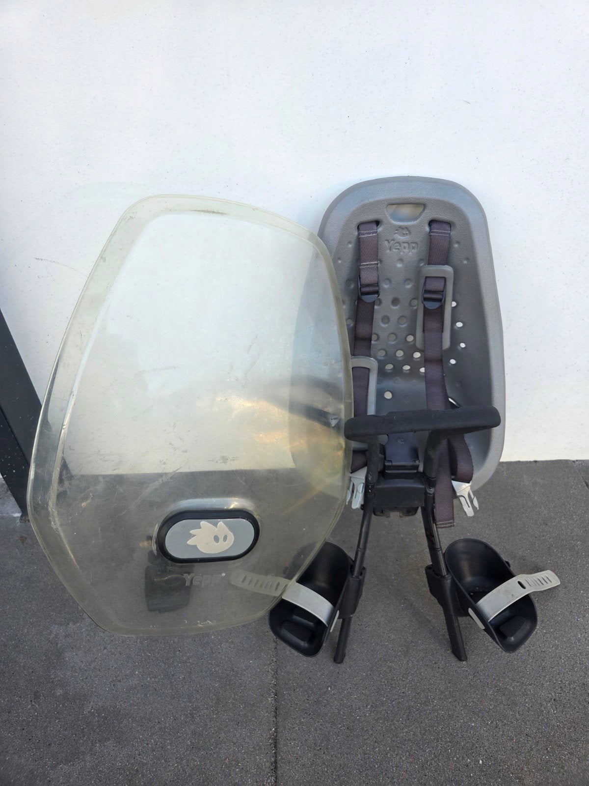 Thule Yepp 2 Mini fietsstoeltje met windscherm, Fietsen en Brommers, Ophalen, Voorzitje, Thule Yepp, 0 t/m 13 kg