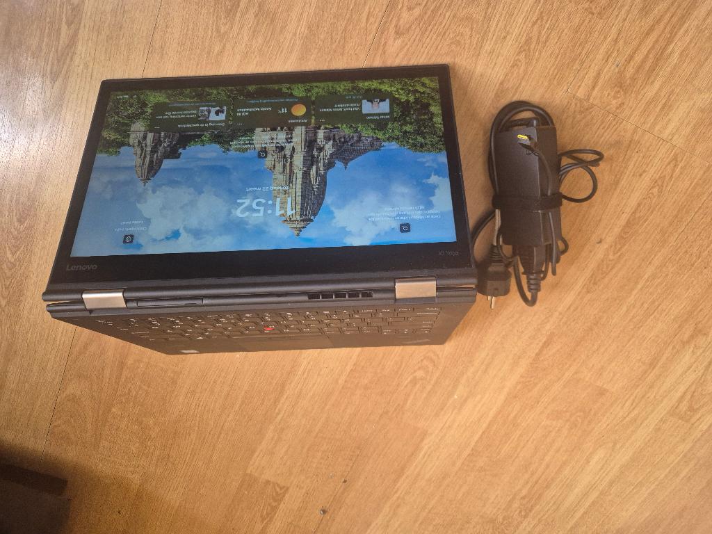 lenovo X1 Yoga 2 gen Rotatable Laptop to Tablet  256 SSD 8GB, 256 GB, 2 tot 3 Ghz, Qwerty, 8 GB