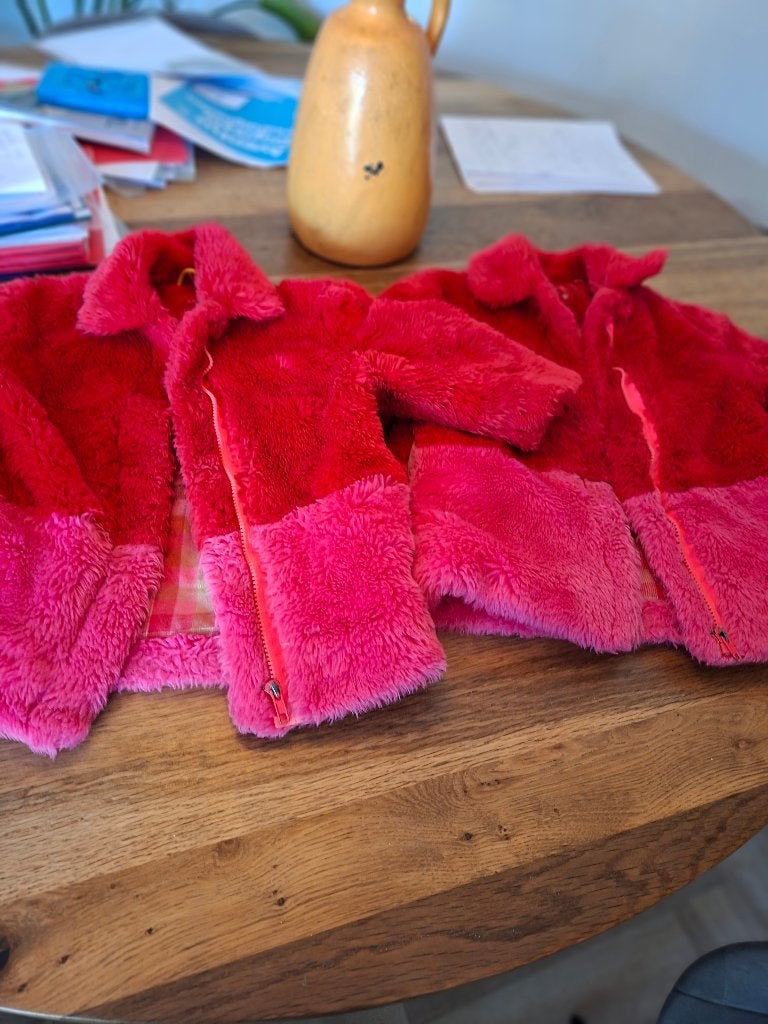 Prachtige roze/rode Oilily winterjas(sen) Maat 92, Meisje, Oilily, Ophalen of Verzenden, Zo goed als nieuw