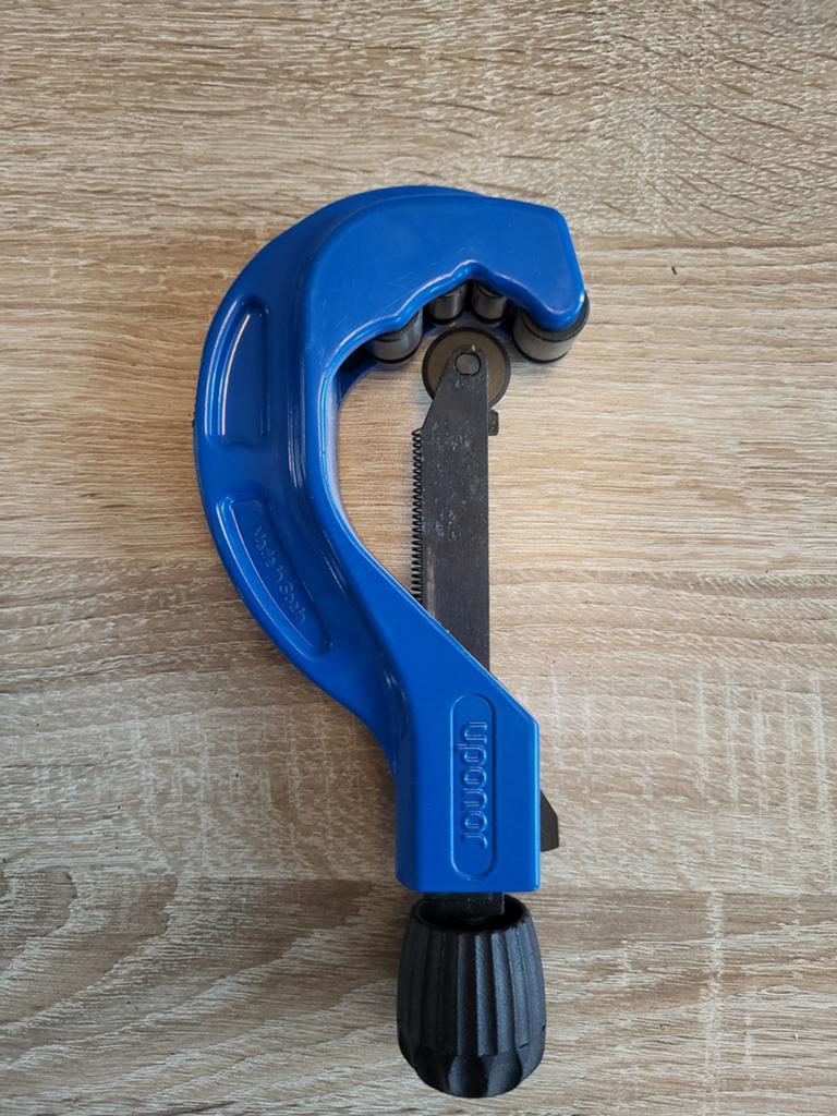 Uponor leidinggereedschap set (buissnijder, kalibreer), Doe-het-zelf en Verbouw, Gereedschap | Handgereedschap, Ophalen of Verzenden