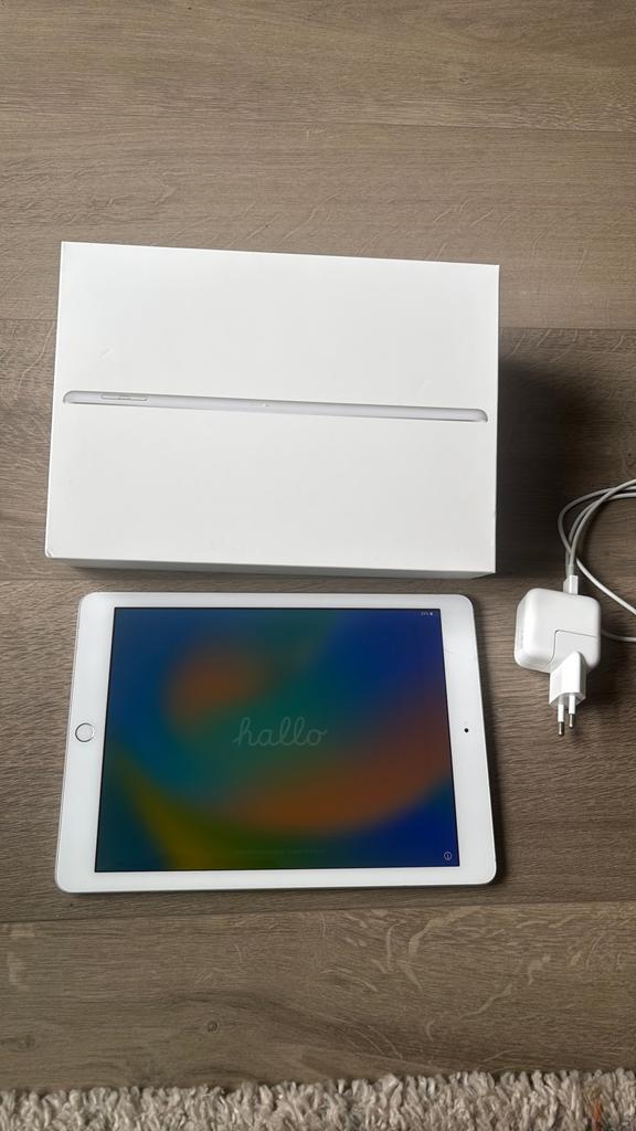 Apple Ipad A1822, Computers en Software, Apple iPads, Gebruikt, 32 GB, Apple iPad, Zilver
