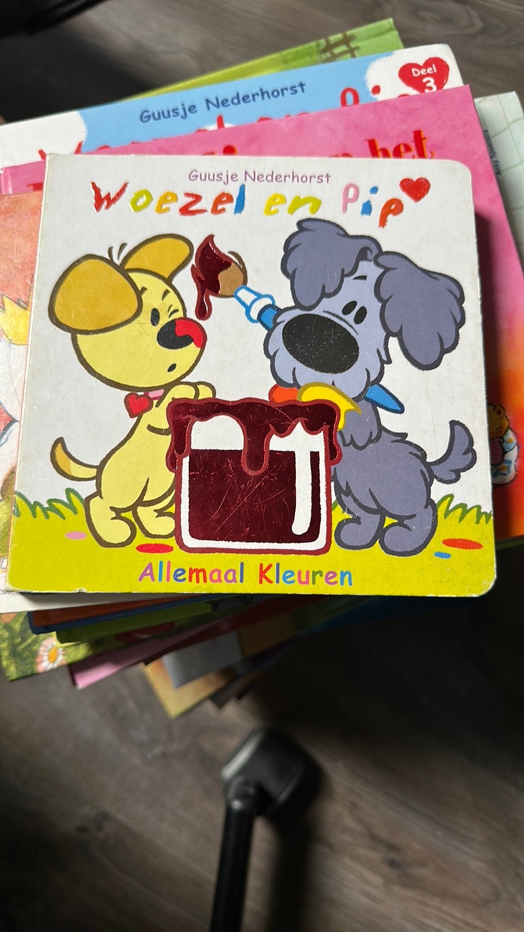 Boekje van woezel en pil, Ophalen of Verzenden, Gelezen