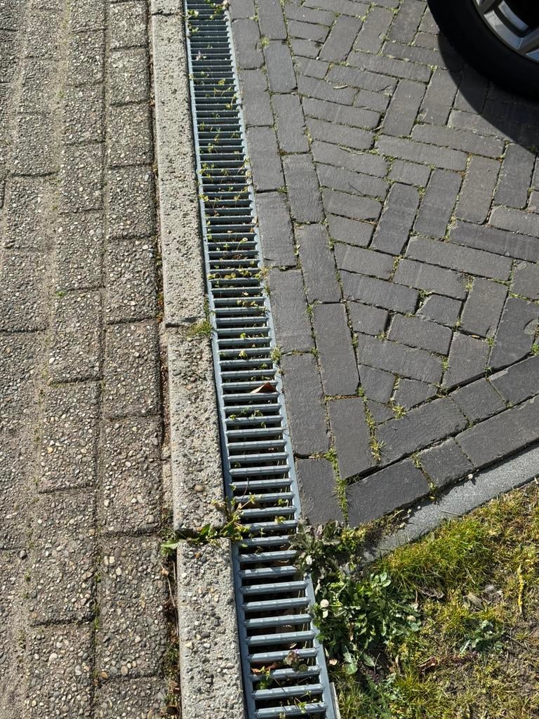Afvoergoot verzinkt icm betonnen goot, Doe-het-zelf en Verbouw, Buizen en Afvoer, Ophalen, Overige materialen, 6 meter of meer