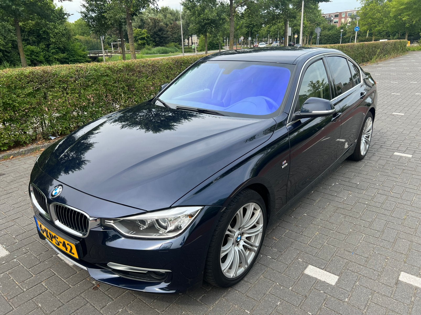 Luxe BMW 3-Serie 320i F30 Automaat - Nieuwe banden en APK, Achterwielaandrijving, 4 cilinders, Blauw, Leder en Stof
