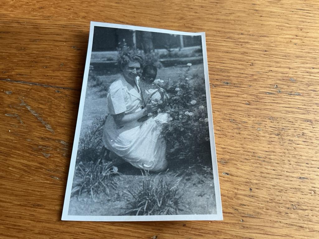 O123 vrouw kindje, Ophalen of Verzenden, Voor 1940, Zo goed als nieuw