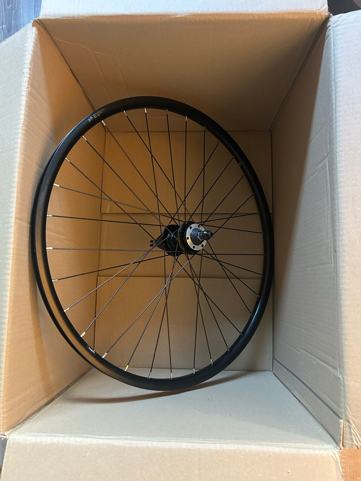 26 inch achterwiel Mach1 ERZO 650B nieuw in doos, Fietsen en Brommers, Ophalen of Verzenden, Nieuw, Wiel, Aluminium