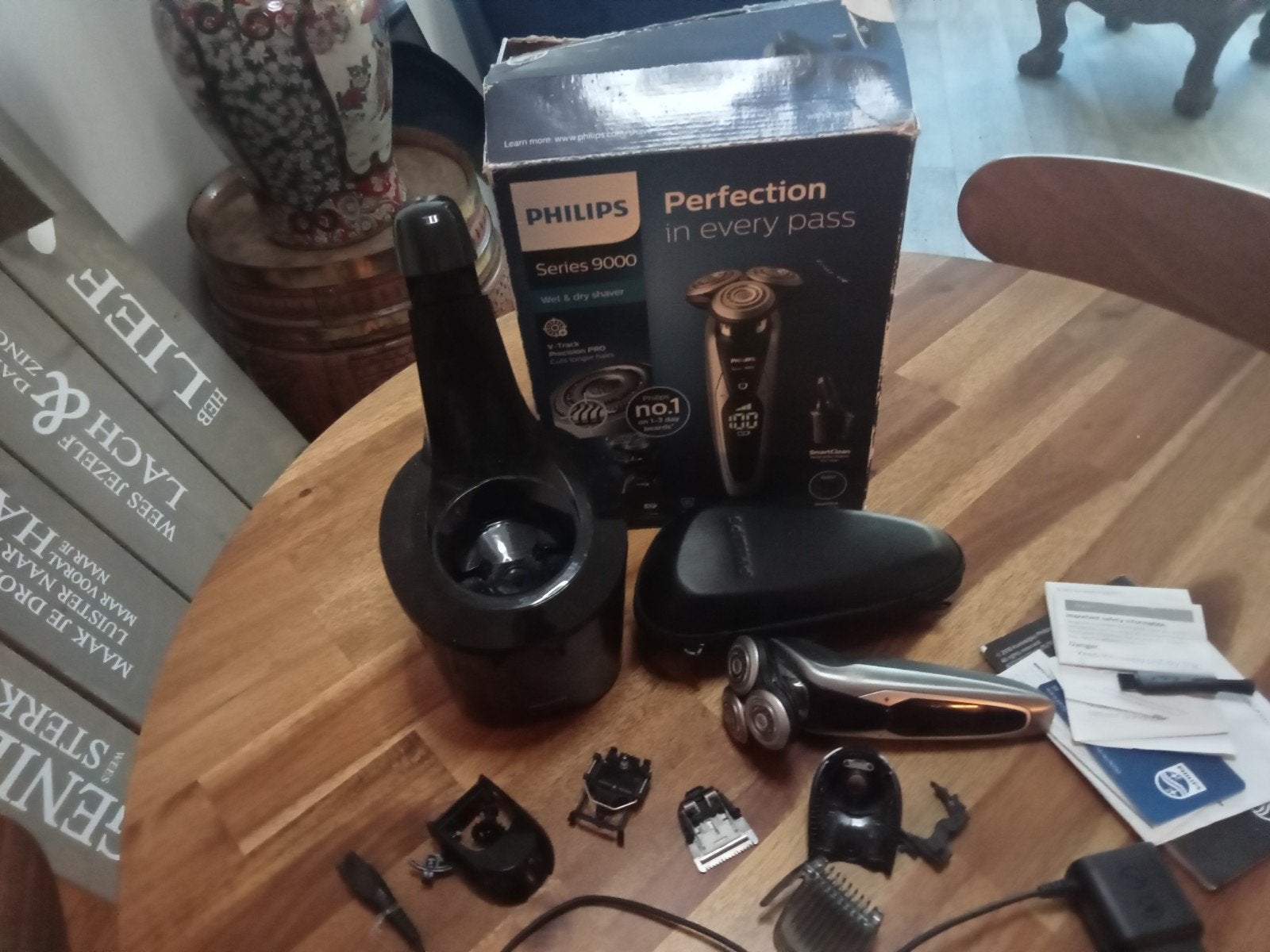 Philips 9000 scheerapparaat. Compleet in de doos., Ophalen of Verzenden, Zo goed als nieuw, Gehele gezicht, Verzorging