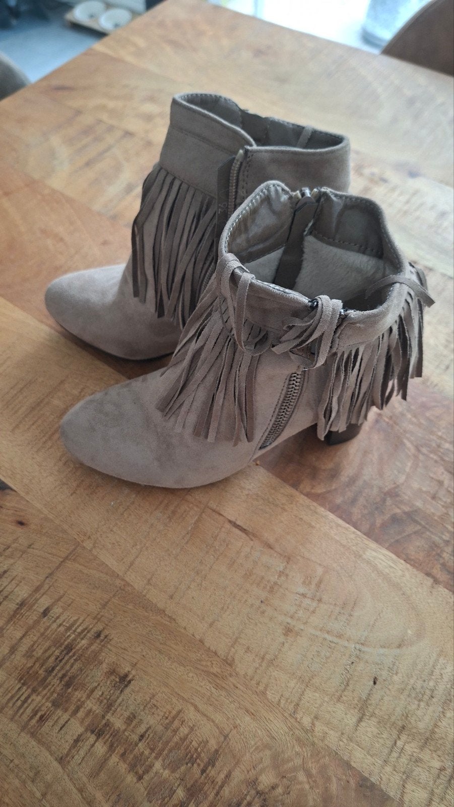 Laarsjes met franjes - Maat 36, Ophalen of Verzenden, Gedragen, Beige, Lage of Enkellaarzen