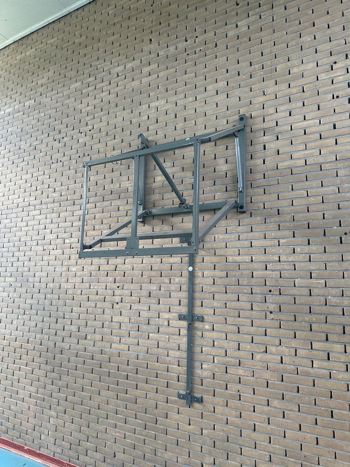 Bosan klimrek met basketbalring, elektrisch verstelbaar, Ophalen, Gebruikt, Ring, Bord of Paal