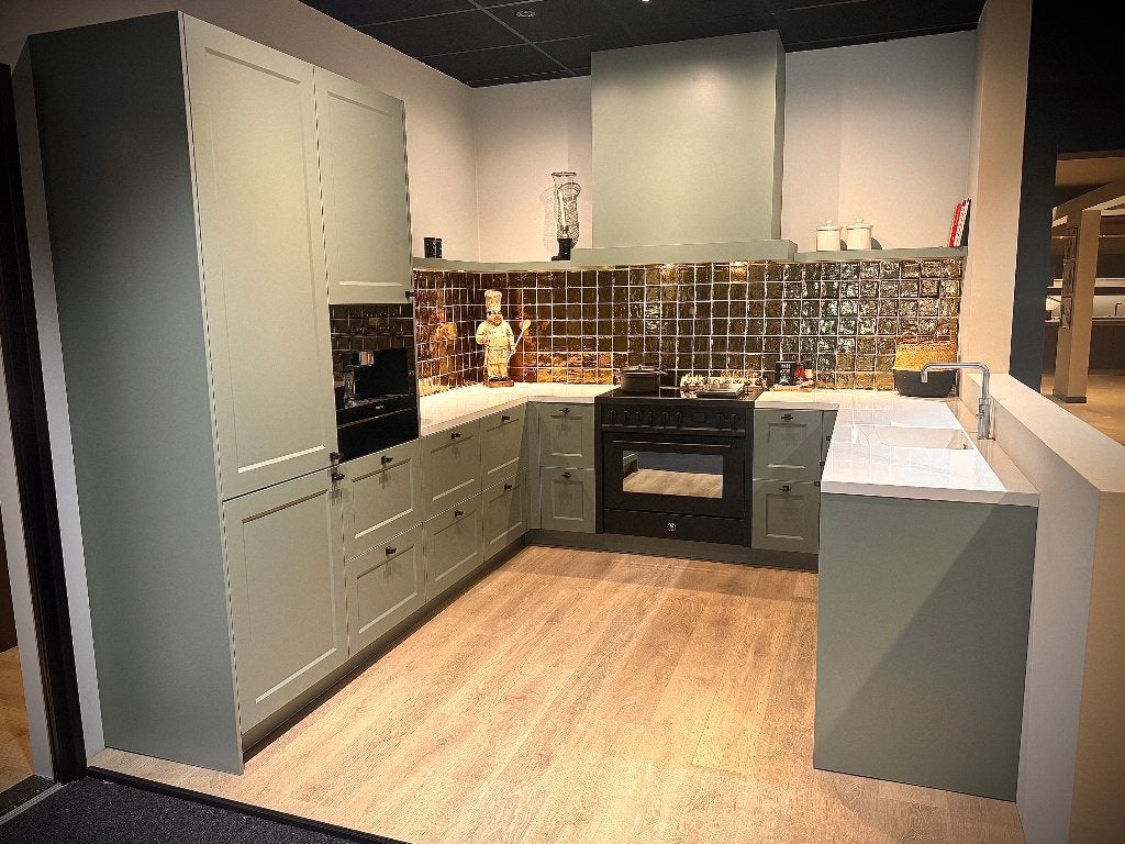 Groene keuken met luxe apparatuur, compleet en moet weg!, Ophalen, U-keuken, Nieuw, Hoogglans of Gelakt