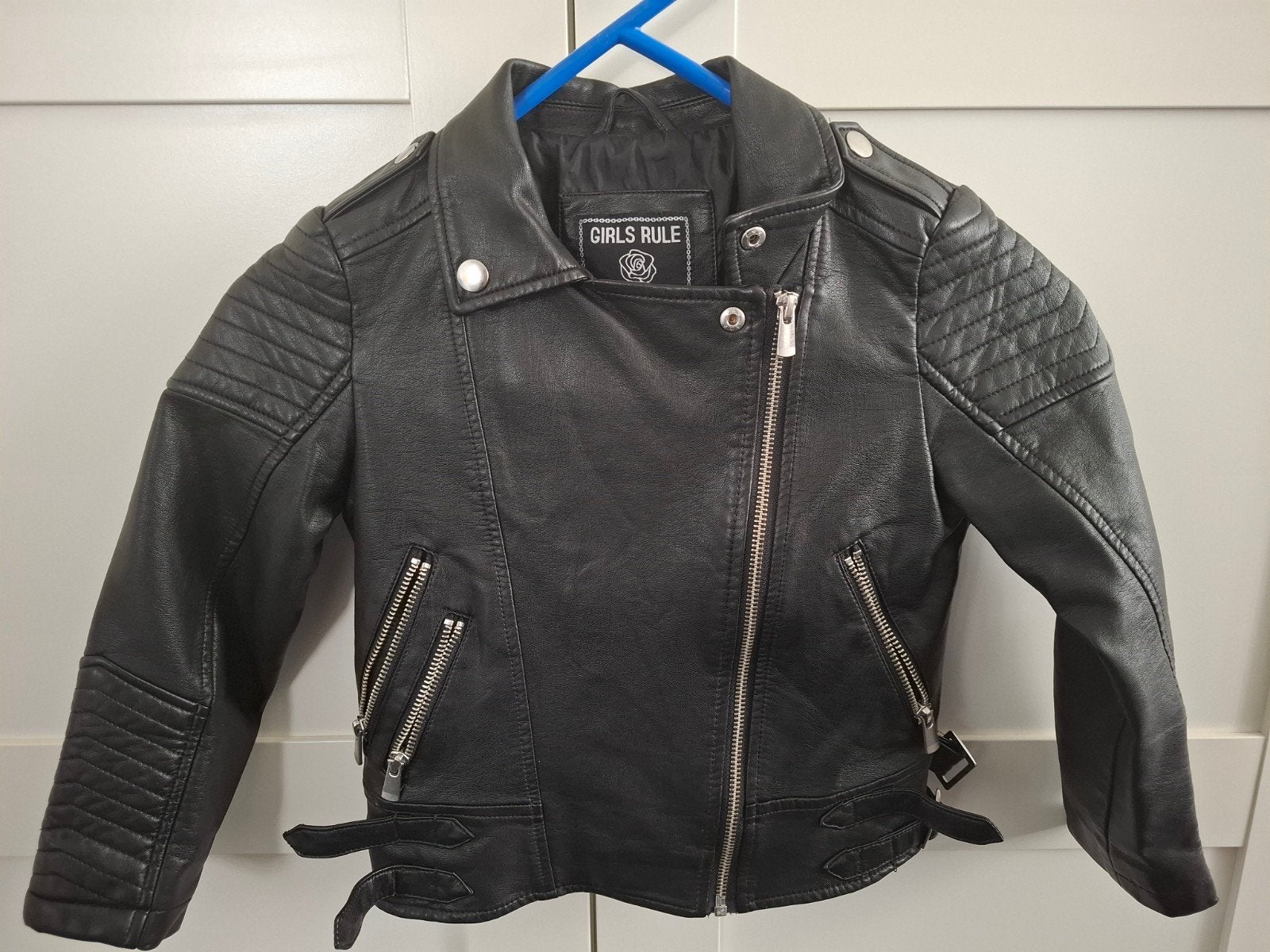 Stoere zwarte leren jas voor meisjes - Maat 128, Ophalen of Verzenden, Zo goed als nieuw, Girls Rule, Meisje