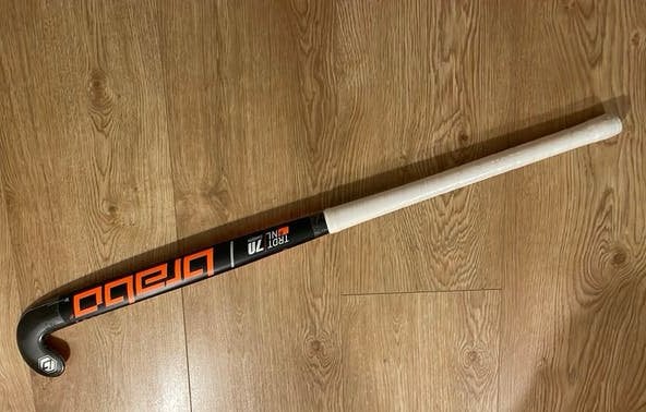36,5Nieuwe brabo trdt NL 70 carbon low bow zaal hockey stick, Sport en Fitness, Ophalen of Verzenden, Nieuw, Stick