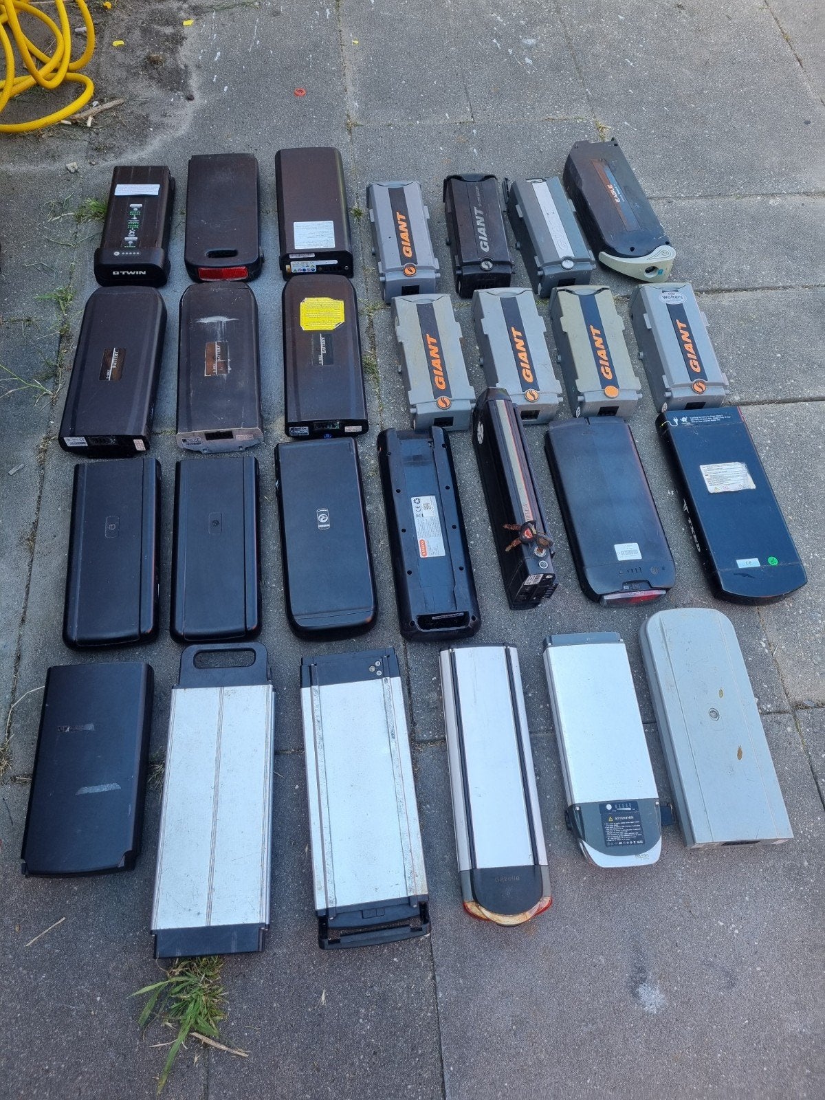 Diverse partij e-bike accu's (Giant, B'Twin, Stella), Ophalen, Gebruikt