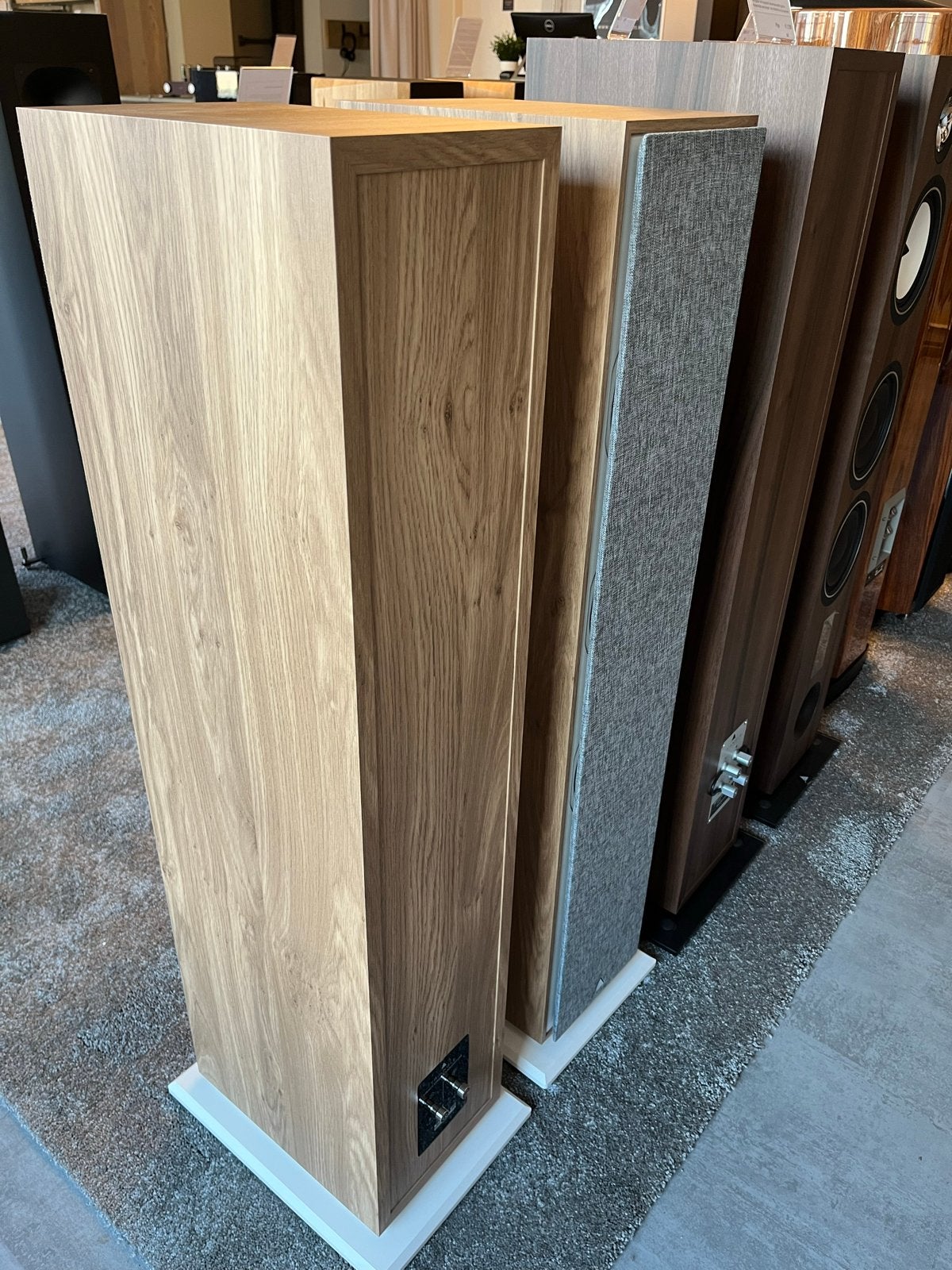 Triangle Borea BR08 Vloerstaande Luidsprekers - Eiken/Wit, Vloerstaande luidspreker, Triangle, 120 tot 150 watt, Nieuw