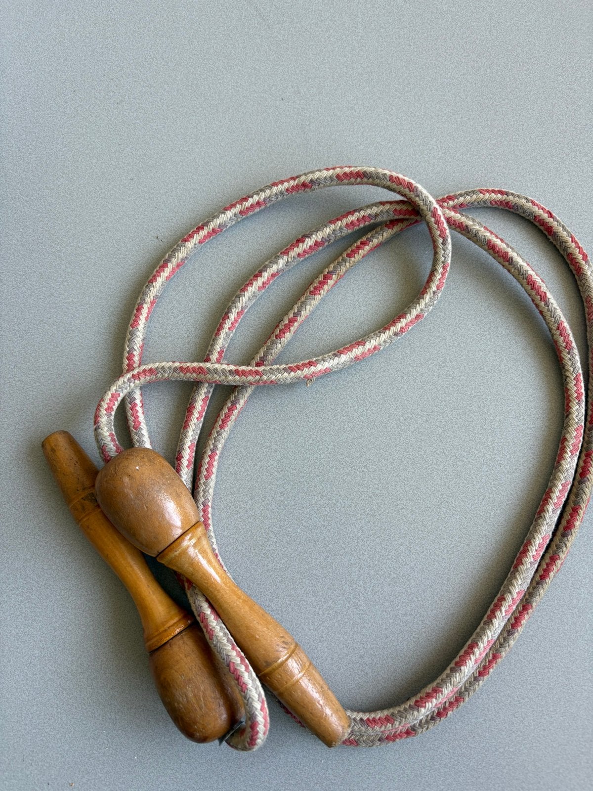 Vintage springtouw met houten handvatten, Sport en Fitness, Ophalen of Verzenden, Sport-springtouw, Gebruikt