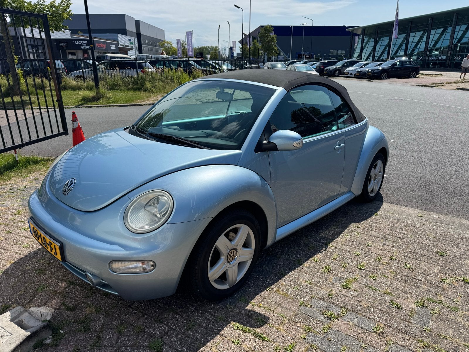 Volkswagen Beetle (Kever) 2.0 Cabriolet 85KW 2003 Blauw, Voorwielaandrijving, Beetle (Kever), 4 cilinders, 1299 kg